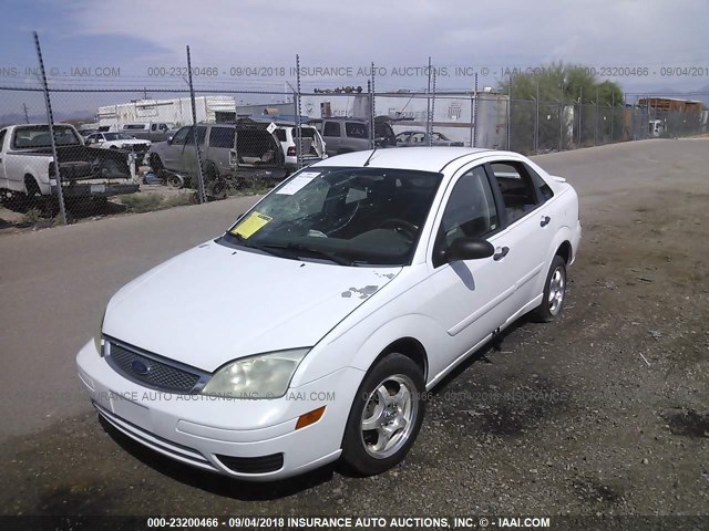 1FAFP34N57W132553 - 2007 FORD FOCUS ZX4/S/SE/SES WHITE photo 2