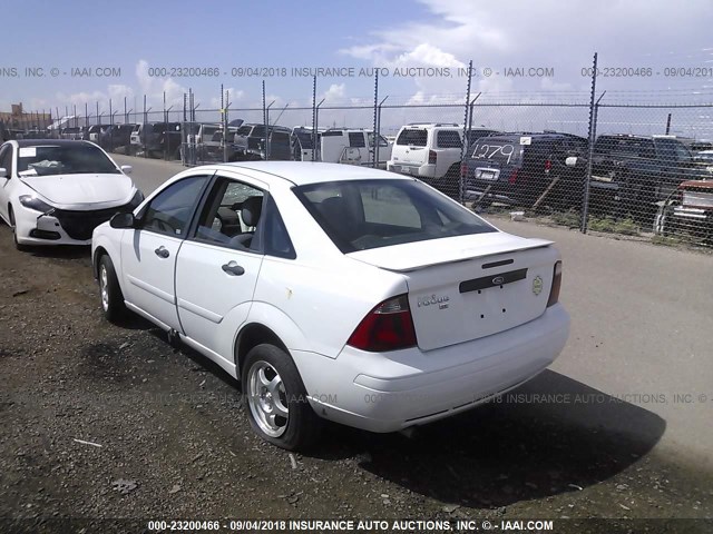 1FAFP34N57W132553 - 2007 FORD FOCUS ZX4/S/SE/SES WHITE photo 3