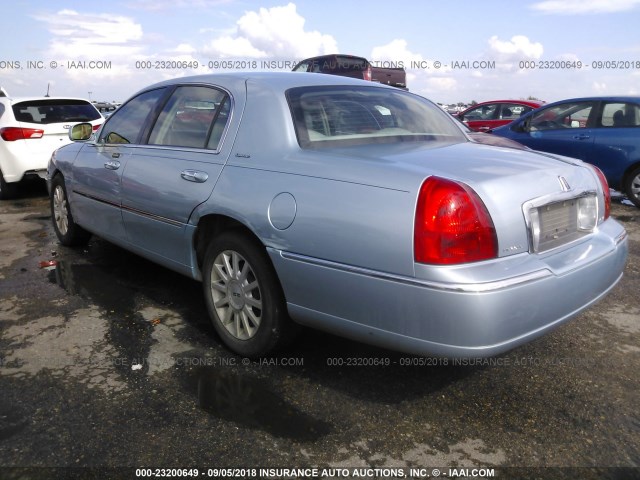 1LNHM81V56Y631834 - 2006 LINCOLN TOWN CAR SIGNATURE Light Blue photo 3