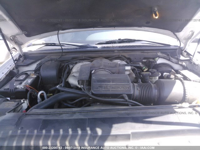 5LMPU28A2XLJ37079 - 1999 LINCOLN NAVIGATOR Weiß Foto 10