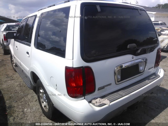 5LMPU28A2XLJ37079 - 1999 LINCOLN NAVIGATOR Weiß Foto 3