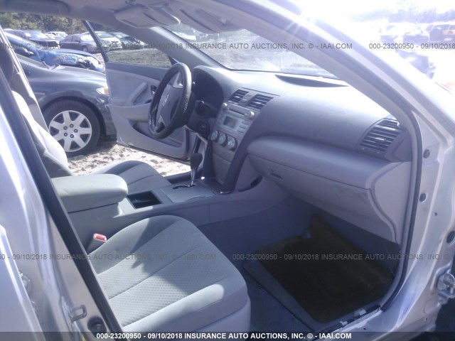 4T1BE46K77U665504 - 2007 TOYOTA CAMRY NEW GENERAT CE/LE/XLE/SE SILVER photo 5