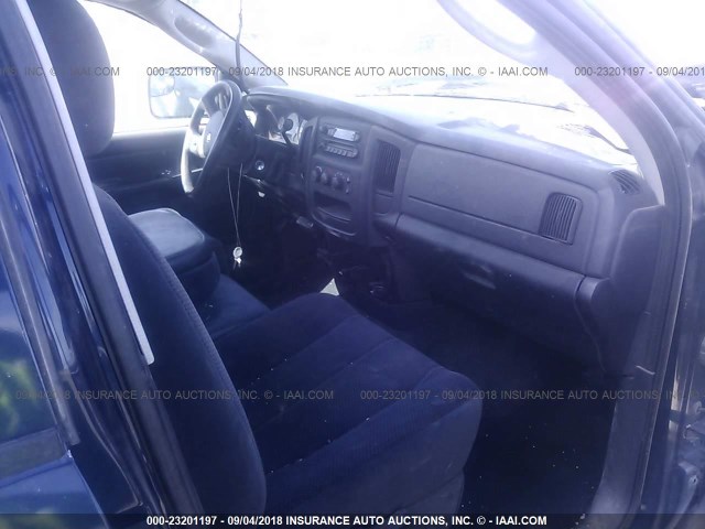 3D7KA28C64G212473 - 2004 DODGE RAM 2500 ST/SLT 蓝色 照片 5