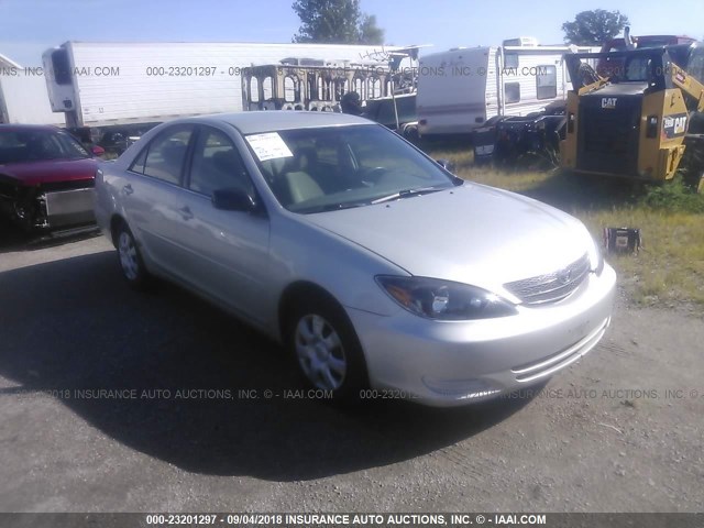 4T1BE32K33U735834 - 2003 TOYOTA CAMRY LE/XLE/SE SILVER photo 1