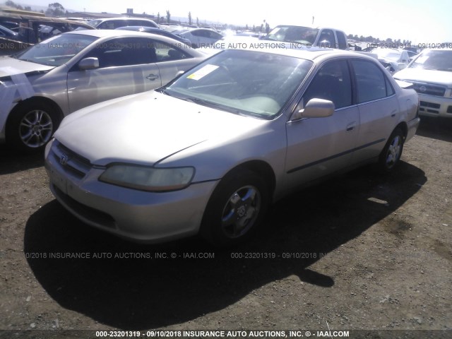 3HGCG6654YG701650 - 2000 HONDA ACCORD LX GOLD photo 2