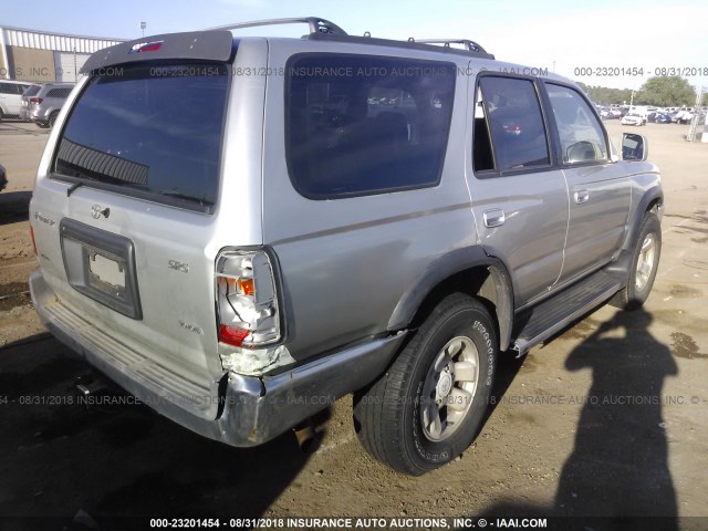 JT3GN86R8X0129171 - 1999 TOYOTA 4RUNNER SR5 SILVER photo 4