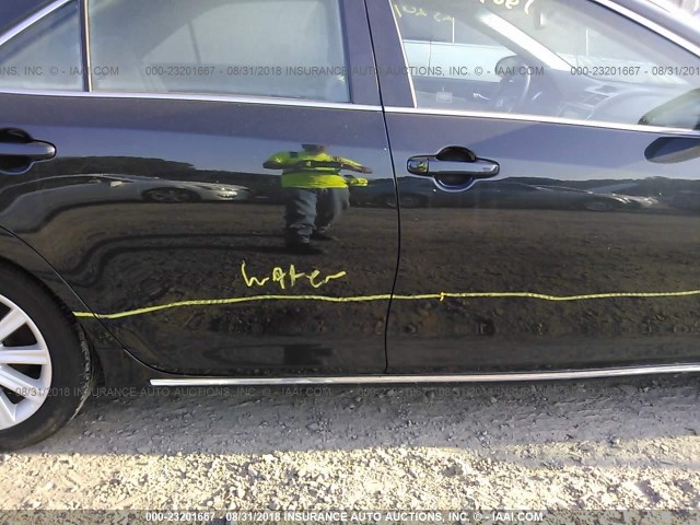 4T1BD1FK2CU030329 - 2012 TOYOTA CAMRY HYBRID/LE/XLE 黑色 照片 6