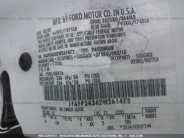 1FAFP34342W261472 - 2002 FORD FOCUS SE/SE COMFORT/SE SPORT WHITE photo 9