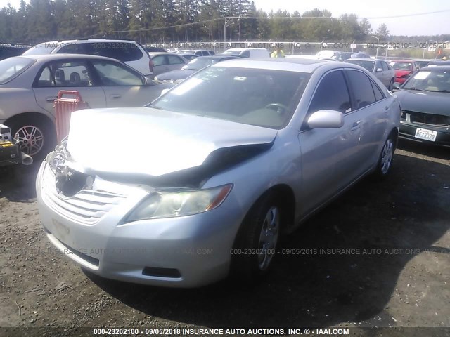 4T1BE46KX7U155129 - 2007 TOYOTA CAMRY NEW GENERAT CE/LE/XLE/SE SILVER photo 2