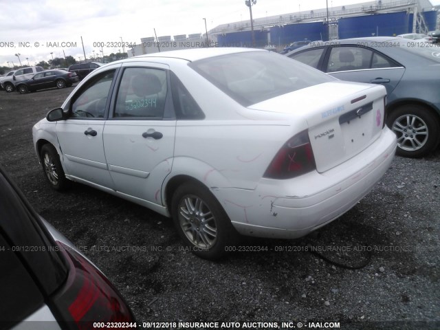 1FAFP34N87W206810 - 2007 FORD FOCUS ZX4/S/SE/SES 白色 照片 3