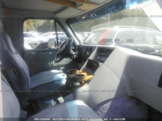 2GBEG25K1P4105686 - 1993 CHEVROLET G20 BLUE photo 5