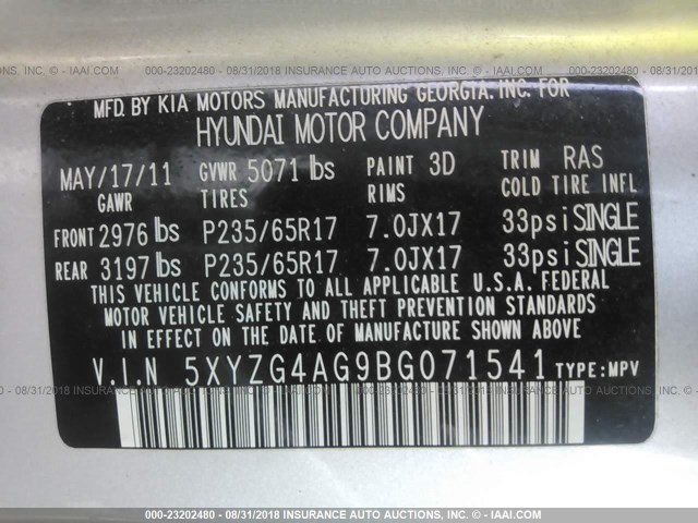 5XYZG4AG9BG071541 - 2011 HYUNDAI SANTA FE GLS SILVER photo 9