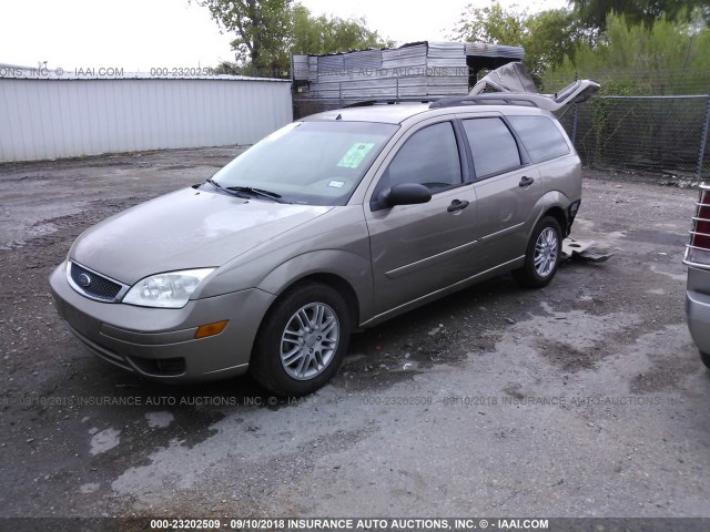 1FAFP36N05W286162 - 2005 FORD FOCUS ZXW GOLD photo 2