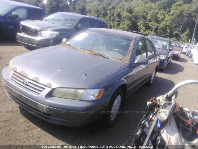 4T1BG22K8XU902490 - 1999 TOYOTA CAMRY CE/LE/XLE 灰色 照片 2