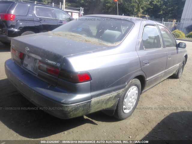 4T1BG22K8XU902490 - 1999 TOYOTA CAMRY CE/LE/XLE GRAY photo 4