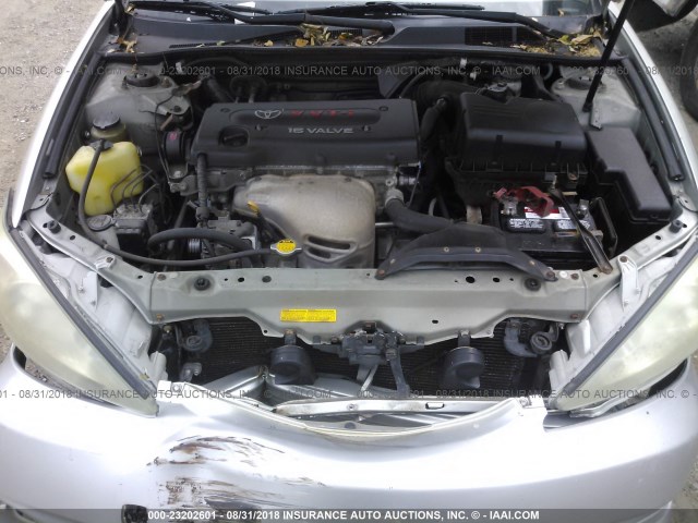 JTDBE32K620047305 - 2002 TOYOTA CAMRY LE/XLE/SE SILVER photo 10