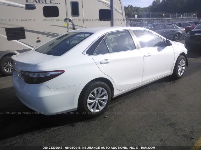 4T4BF1FK9GR524628 - 2016 TOYOTA CAMRY LE/XLE/SE/XSE WHITE photo 4