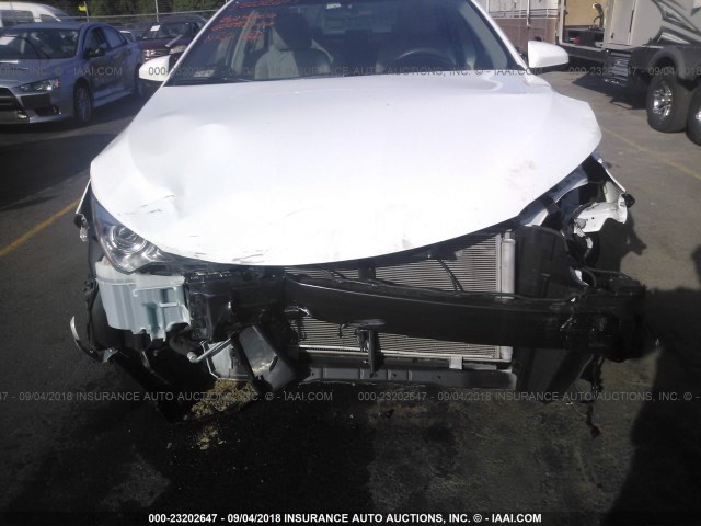 4T4BF1FK9GR524628 - 2016 TOYOTA CAMRY LE/XLE/SE/XSE 白色 照片 6