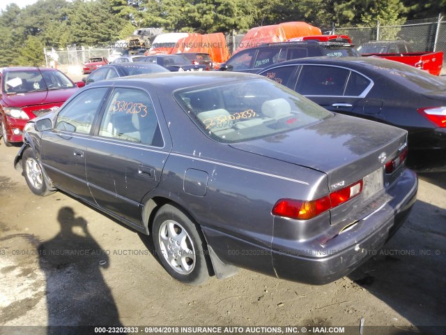 4T1BG28K9WU840362 - 1998 TOYOTA CAMRY CE/LE/XLE 灰色 照片 3