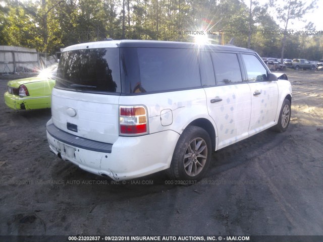 2FMGK5B81DBD02776 - 2013 FORD FLEX SE WHITE photo 4