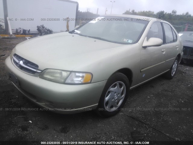 1N4DL01DXWC221144 - 1998 NISSAN ALTIMA GOLD photo 2