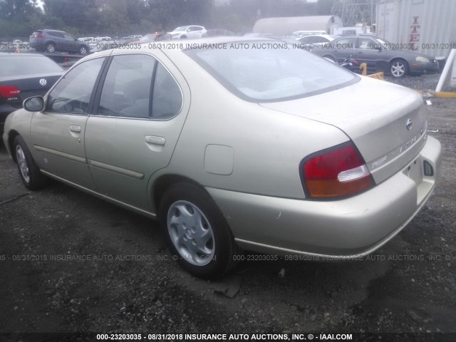 1N4DL01DXWC221144 - 1998 NISSAN ALTIMA GOLD photo 3