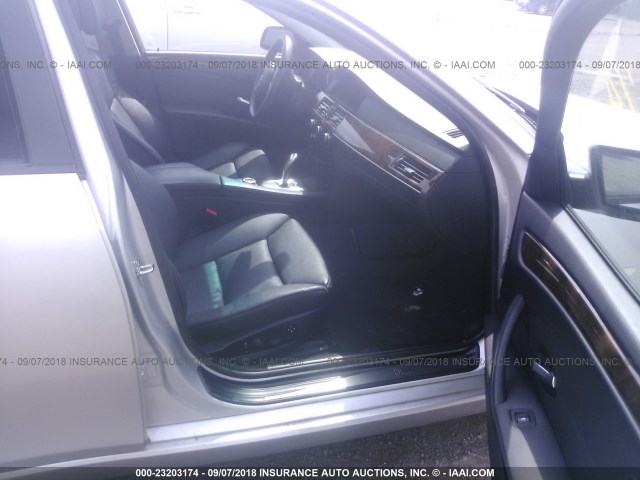 WBAPT73588CX01916 - 2008 BMW 535 XI SILVER photo 5