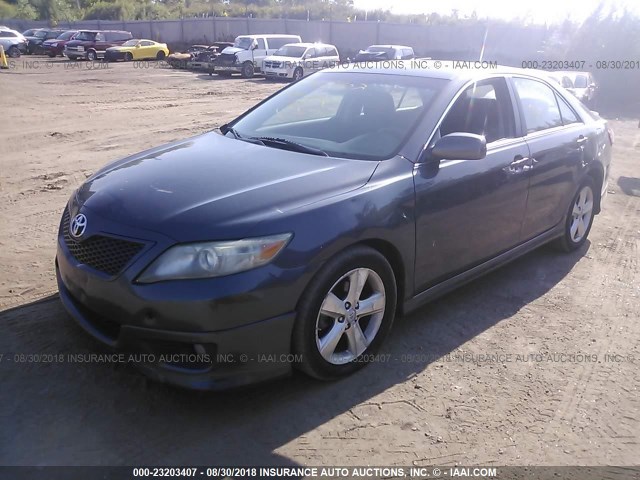 4T1BF3EK9BU677266 - 2011 TOYOTA CAMRY SE/LE/XLE 灰色 照片 2
