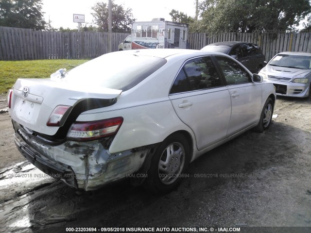 4T1BF3EK0BU692545 - 2011 TOYOTA CAMRY SE/LE/XLE თეთრი ფოტო 4