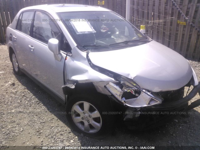 3N1BC11E07L390324 - 2007 NISSAN VERSA S/SL SILVER photo 1