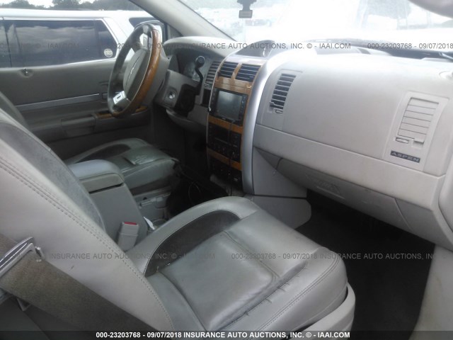 1A8HX58218F112678 - 2008 CHRYSLER ASPEN LIMITED TAN photo 5