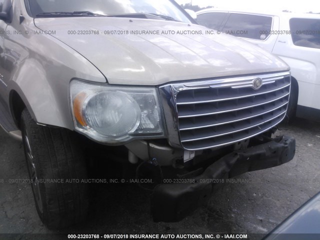 1A8HX58218F112678 - 2008 CHRYSLER ASPEN LIMITED TAN photo 6