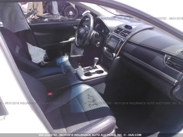 4T1BF1FKXEU405543 - 2014 TOYOTA CAMRY L/SE/LE/XLE Ağ foto 5