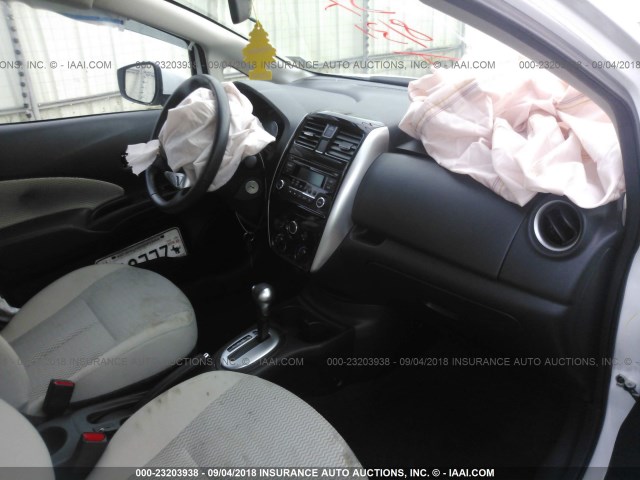 3N1CE2CP9FL431406 - 2015 NISSAN VERSA NOTE S/S PLUS/SV/SL/SR WHITE photo 5