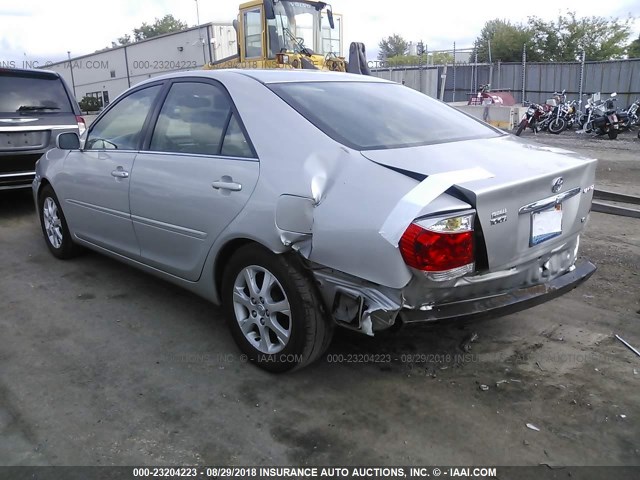 4T1BF30K65U091054 - 2005 TOYOTA CAMRY LE/XLE/SE 银色 照片 3