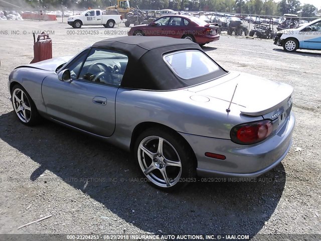 JM1NB354340406587 - 2004 MAZDA MX-5 MIATA SPEED SILVER photo 3