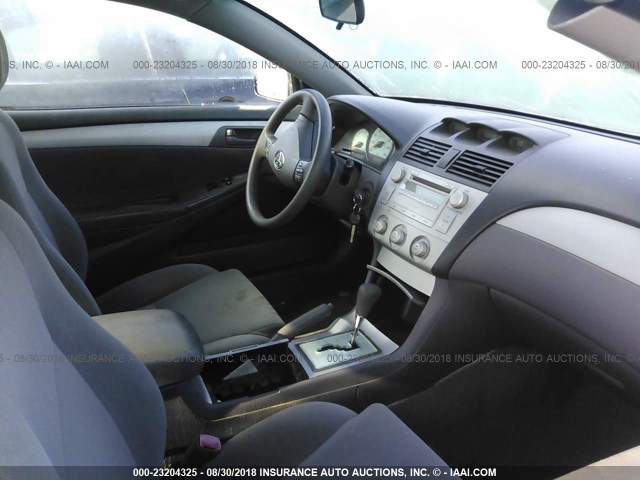 4T1CE38P45U990423 - 2005 TOYOTA CAMRY SOLARA SE/SLE Qara foto 5