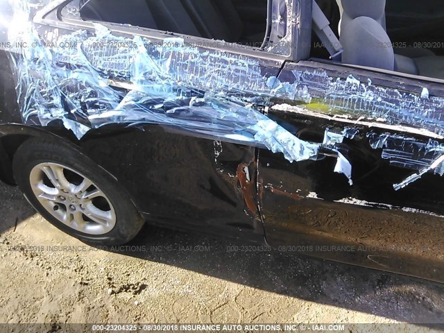 4T1CE38P45U990423 - 2005 TOYOTA CAMRY SOLARA SE/SLE Qara foto 6