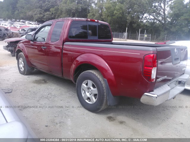 1N6AD06W07C458549 - 2007 NISSAN FRONTIER KING CAB LE/SE/OFF ROAD RED photo 3