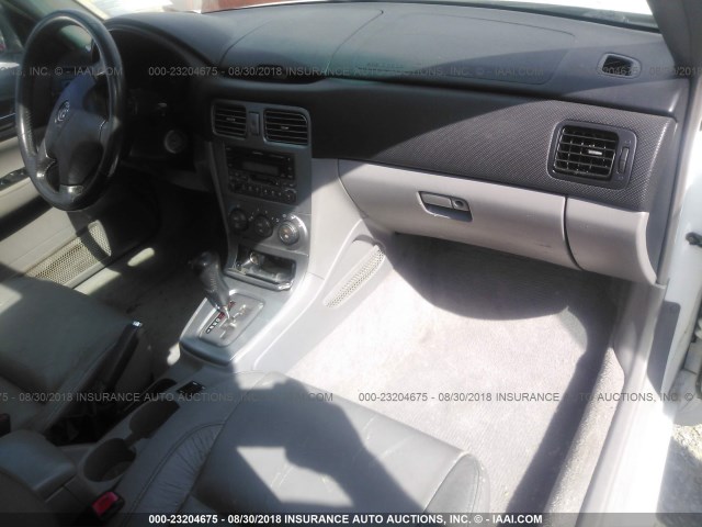 JF1SG65653H716893 - 2003 SUBARU FORESTER 2.5XS თეთრი ფოტო 5