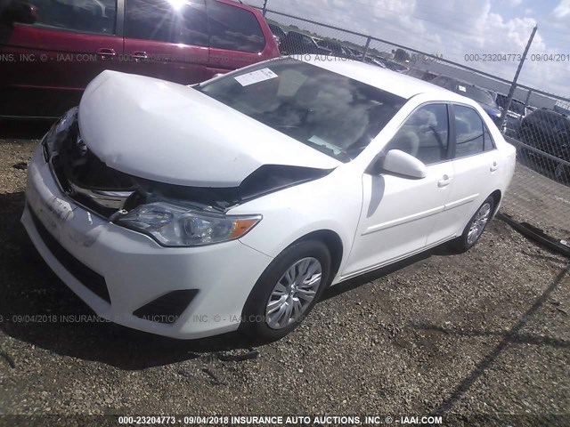 4T1BF1FKXCU167691 - 2012 TOYOTA CAMRY SE/LE/XLE 白色 照片 2