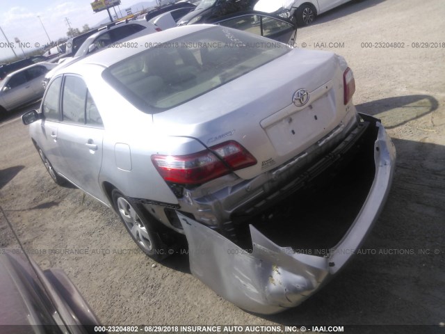 JTNBE46K773054930 - 2007 TOYOTA CAMRY NEW GENERAT CE/LE/XLE/SE SILVER photo 3