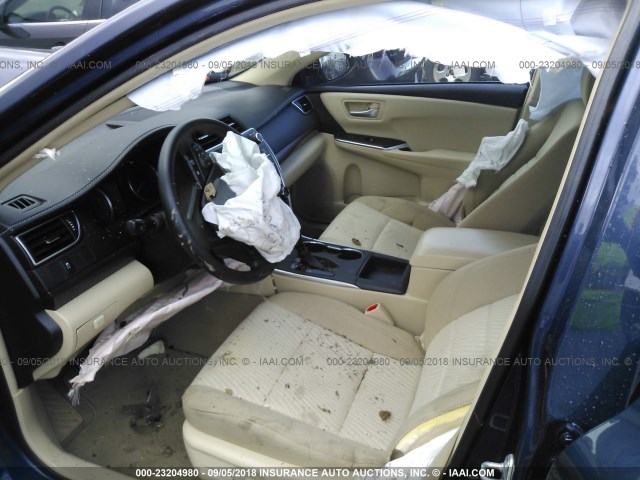 4T1BF1FK9GU505832 - 2016 TOYOTA CAMRY LE/XLE/SE/XSE BLUE photo 5