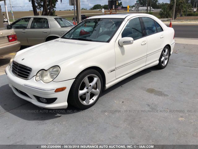 WDBRF52H56A861942 - 2006 MERCEDES-BENZ C GENERATION 2006 230 WHITE photo 2