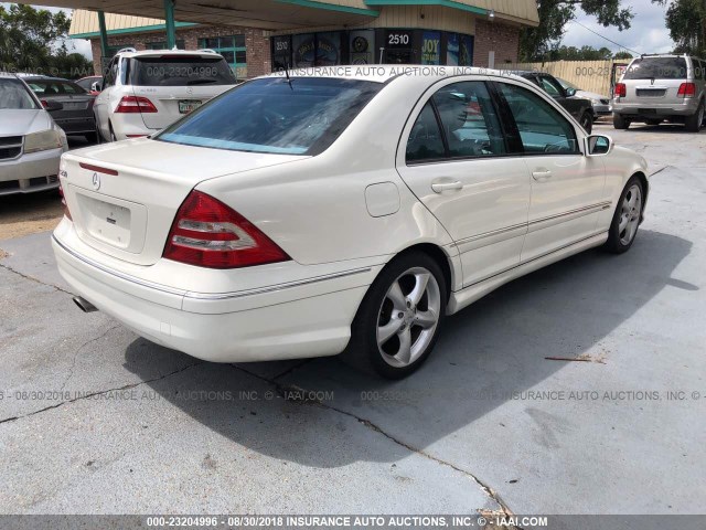 WDBRF52H56A861942 - 2006 MERCEDES-BENZ C GENERATION 2006 230 WHITE photo 4