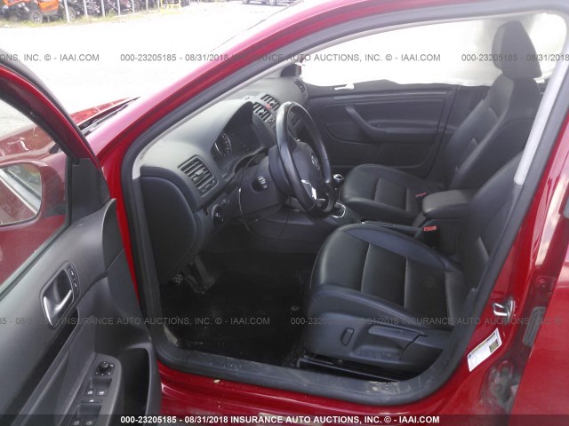 3VWRA7AJ3AM102974 - 2010 VOLKSWAGEN JETTA WOLFSBURG 红色 照片 5