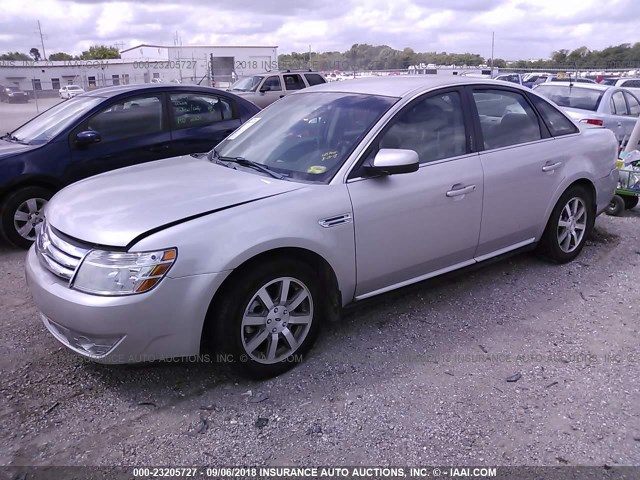 1FAHP24WX8G177950 - 2008 FORD TAURUS SEL SILVER photo 2