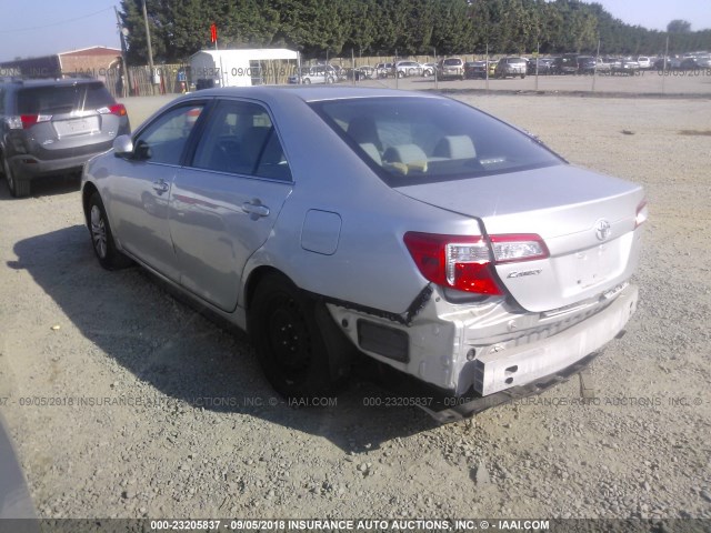 4T4BF1FK3DR283256 - 2013 TOYOTA CAMRY L/SE/LE/XLE SILVER photo 3