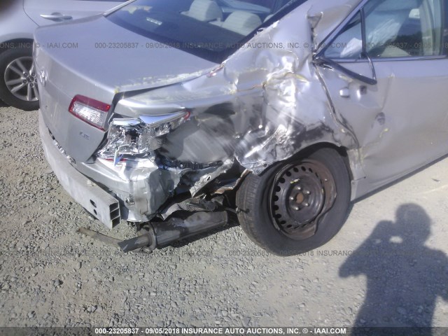 4T4BF1FK3DR283256 - 2013 TOYOTA CAMRY L/SE/LE/XLE SILVER photo 6