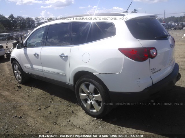 1GNEV33D89S151068 - 2009 CHEVROLET TRAVERSE LTZ WHITE photo 3